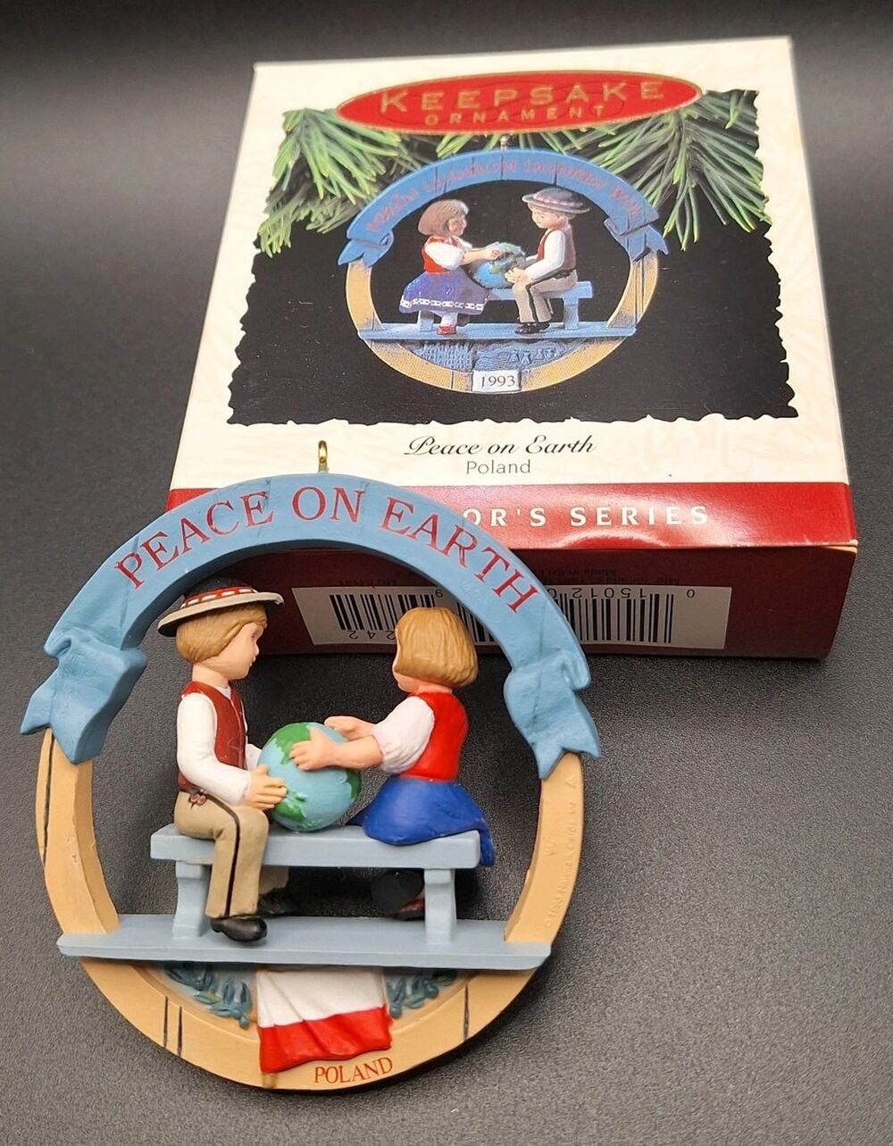 1993 Hallmark Keepsake “Peace on Earth” #3 in Series- Poland- Ornament QX524-2